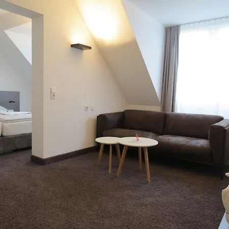 Comfor Hotel 3*