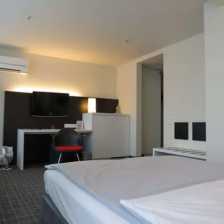 Comfor Hotel 3*