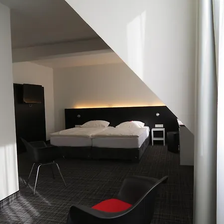 Comfor Hotel 3*